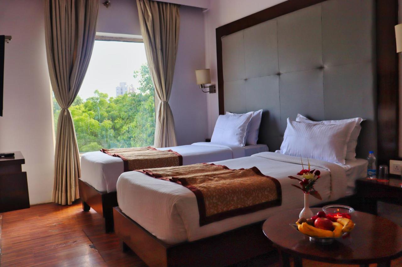 Hotel Clarks Collection Bhavnagar Exterior foto