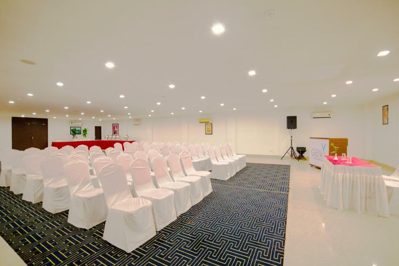 Hotel Clarks Collection Bhavnagar Exterior foto