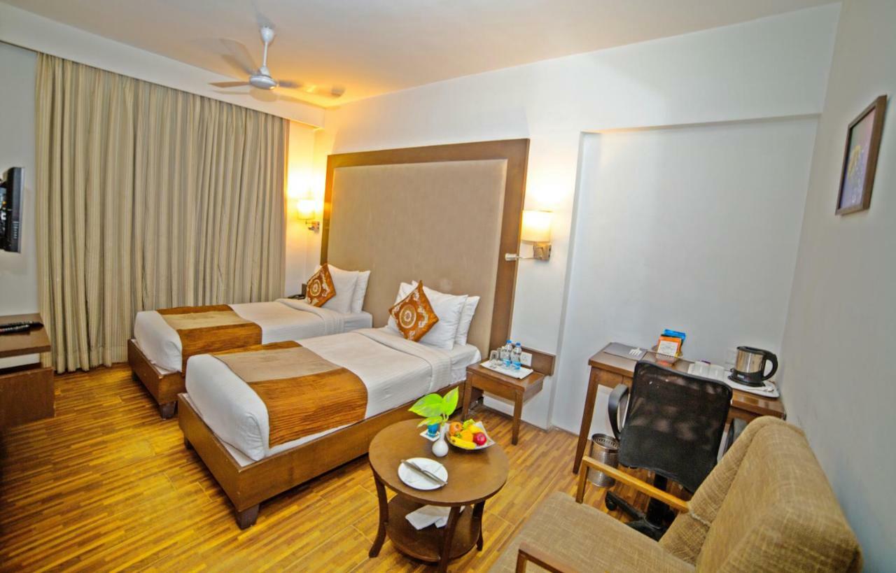 Hotel Clarks Collection Bhavnagar Exterior foto