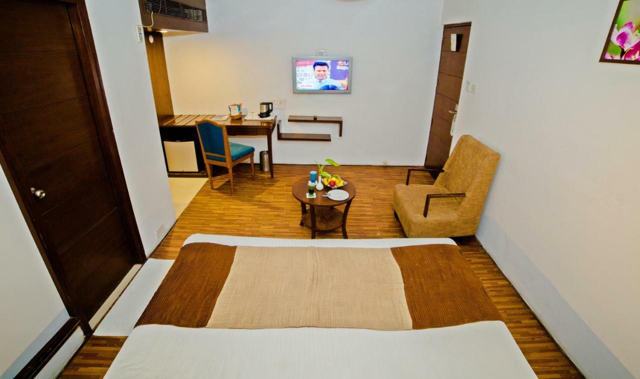 Hotel Clarks Collection Bhavnagar Exterior foto