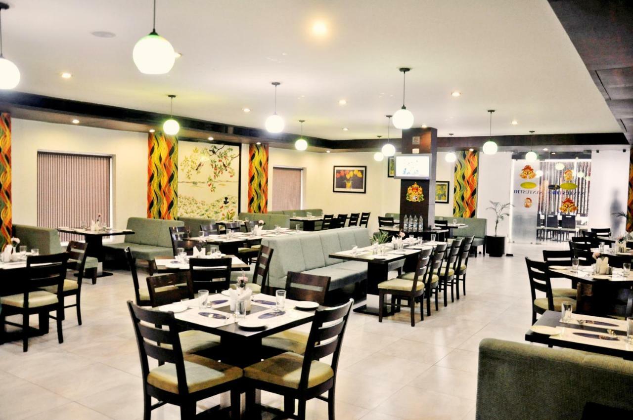 Hotel Clarks Collection Bhavnagar Exterior foto